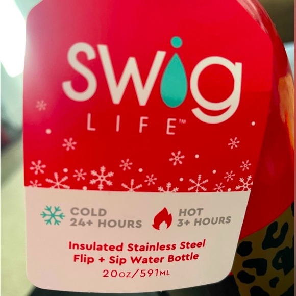 Swig Life 20oz Insulated Water Bottle - Picture 3 of 3